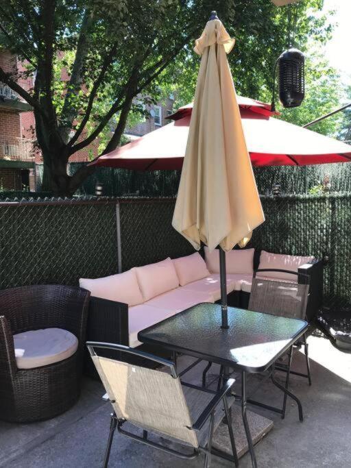 Brooklyn Spacious Space With Private Entrance, Bathroom, & Backyard - Full-Kitchen New York City Exterior photo