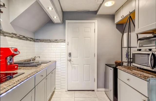 Brooklyn Spacious Space With Private Entrance, Bathroom, & Backyard - Full-Kitchen New York City Exterior photo